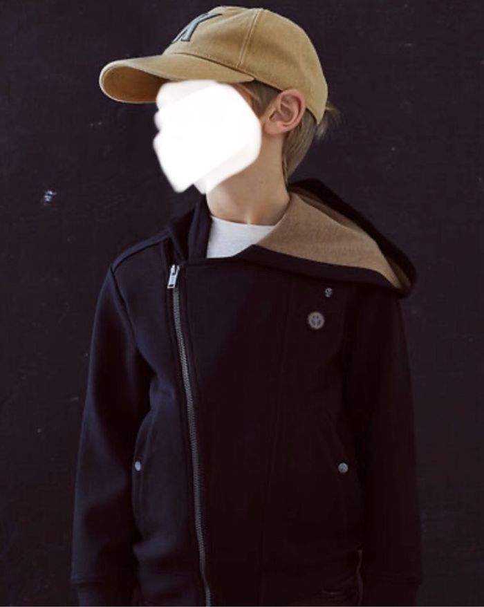 Cardigan haut de gamme ikks. Garçon 5 ans