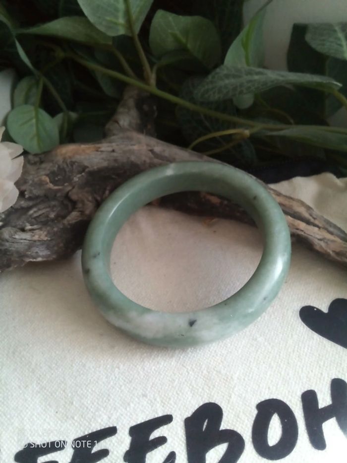 Bracelet en pierre naturelle de jade vert
