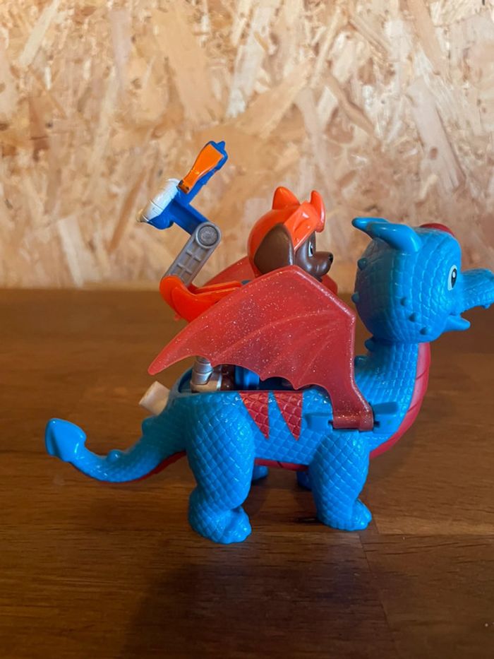 Idée cadeau 🎁 Jouet figurine chevalier Zuma avec son dragon rescue Knights de la Pat Patrouille - photo numéro 6