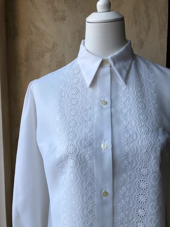 Chemise blanche brodée vintage