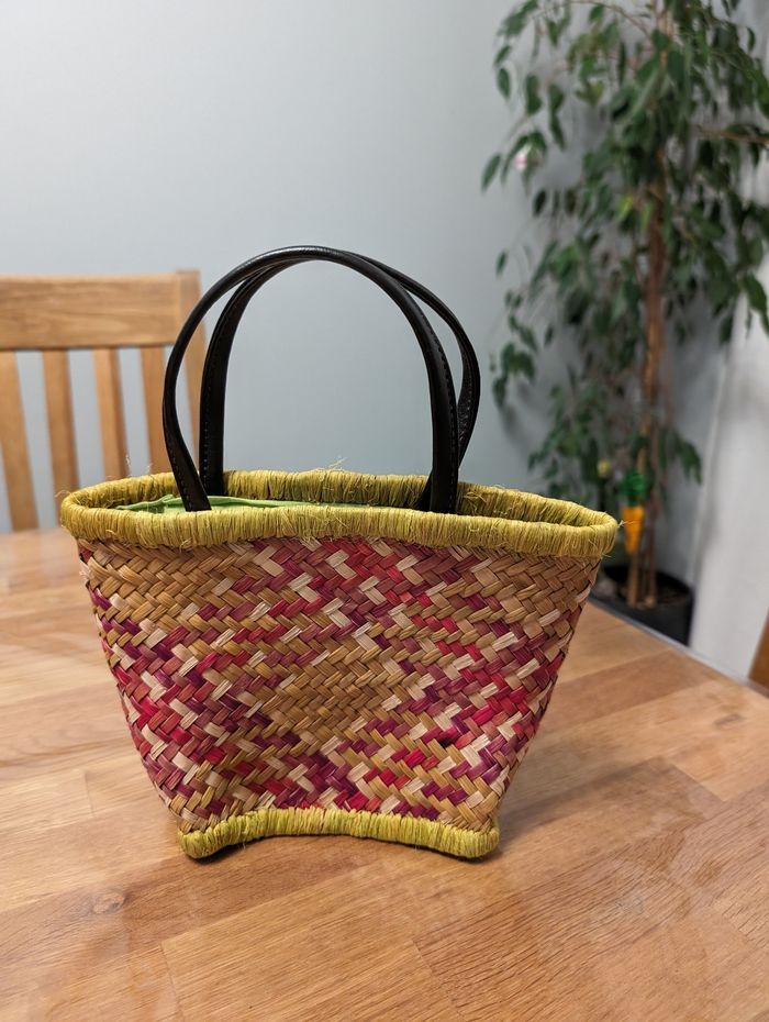 Panier en osier pour petite fille
Très bon état - photo numéro 6