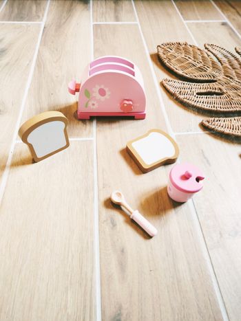 🍞Dinette grille pain avec toast et tasse en bois marque Oxybul