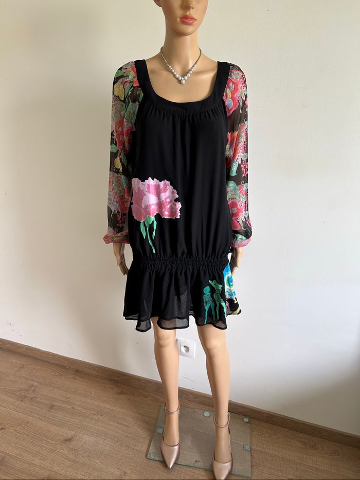 Robe courte ou tunique Desigual taille M jamais portée - photo numéro 3