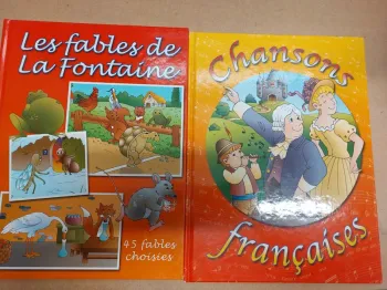 2 livres les fables de la fontaines et les contines
