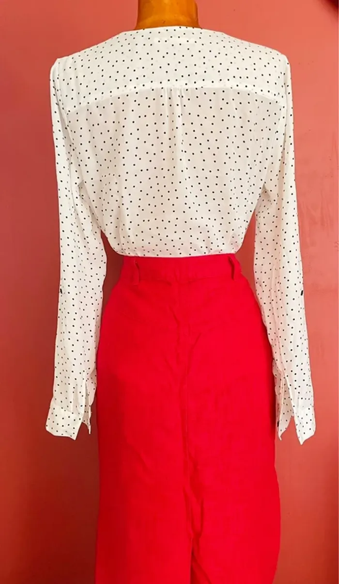 Élégante blouse fluide écru à pois noirs - photo numéro 2