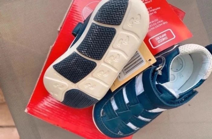 Chaussures sandales en cuir Chicco pointure 20 neuves - photo numéro 3