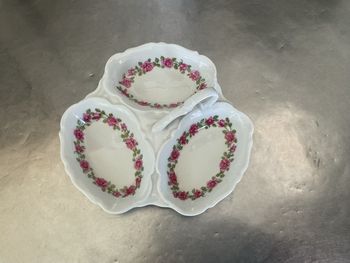 Serviteur mendiant en porcelaine Roses créations Baud