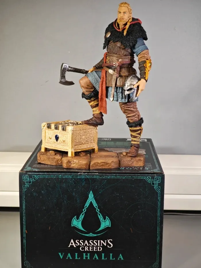Figurine Assassin's Creed Valhalla : Eivor 25cm Officielle Ubisoft neuve