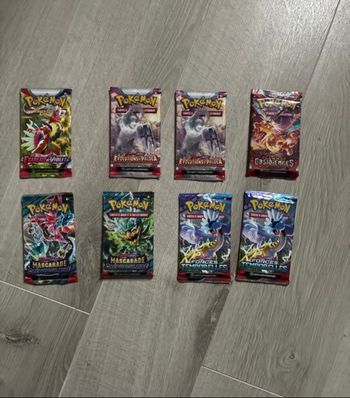Lot de 8 Boosters Pokémon écarlate et violet