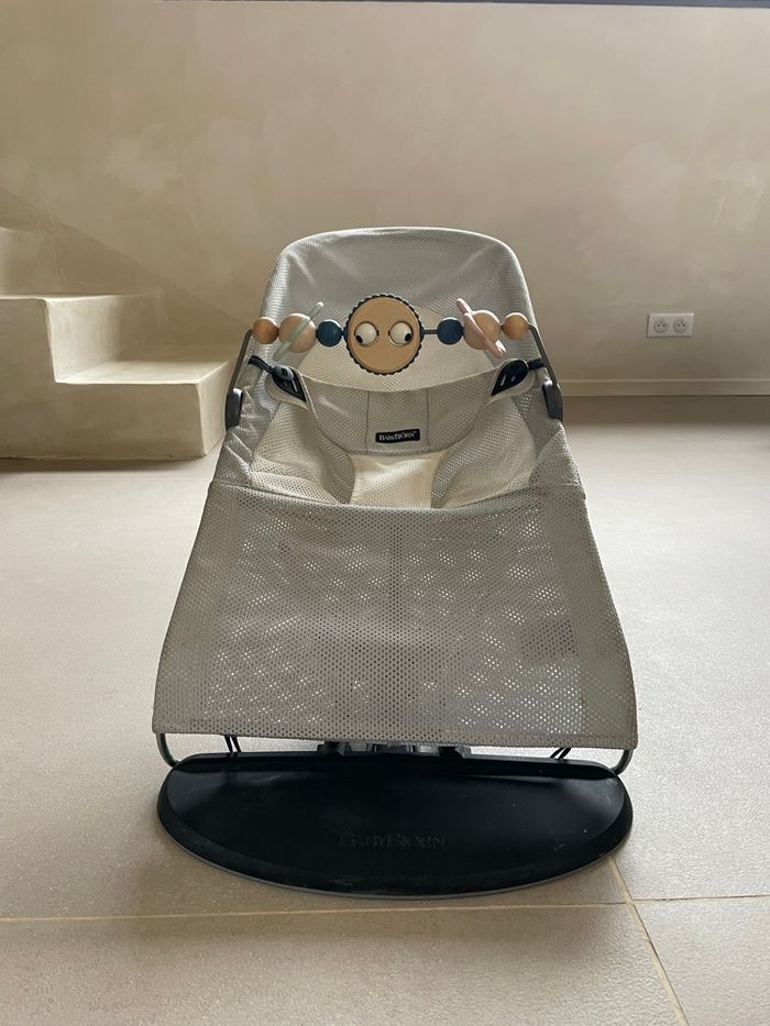 Transat BabyBjörn – excellent état + arche de jeux incluse - photo numéro 4