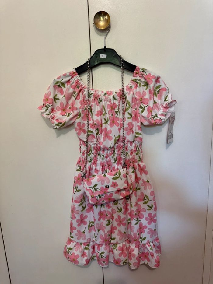 Robe à fleurs rose