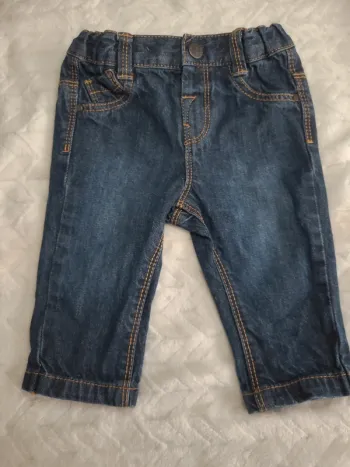 👶Jean taille 6 mois👶