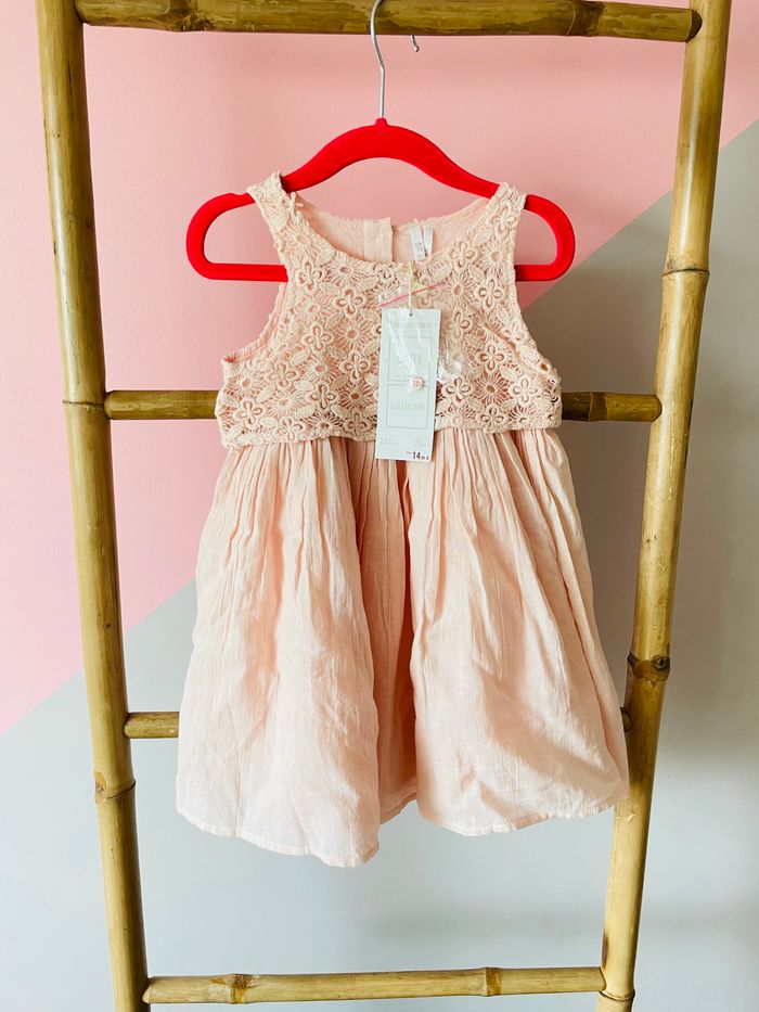 Robe 23 mois neuve