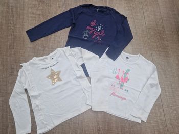 Lot 3 T shirts 4 ans en très bon état