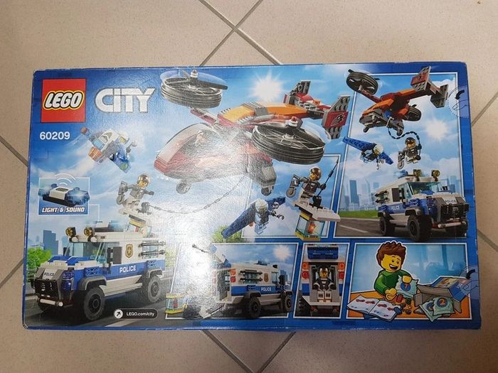 Lego city 60209 La police et le vol de diamant - photo numéro 2