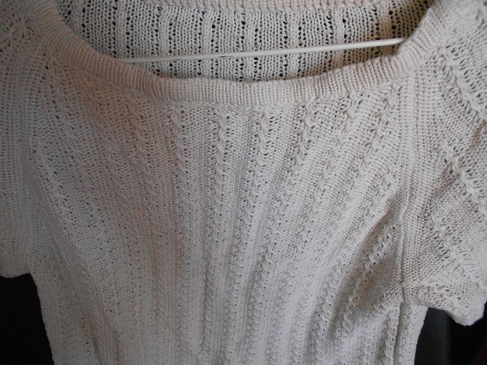 pull en laine tricotée - photo numéro 2