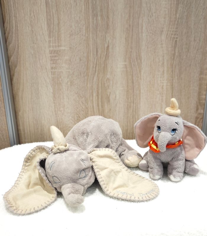 Lot 2 peluches Dumbo Disney