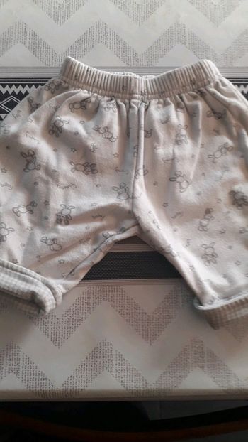 Petit pantalon taille 3 mois