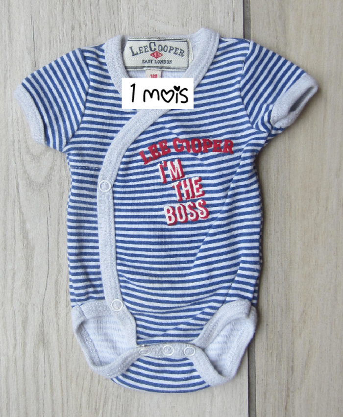Lot de 2 bodies. Marque : Lee cooper. Taille 1 mois - photo numéro 4