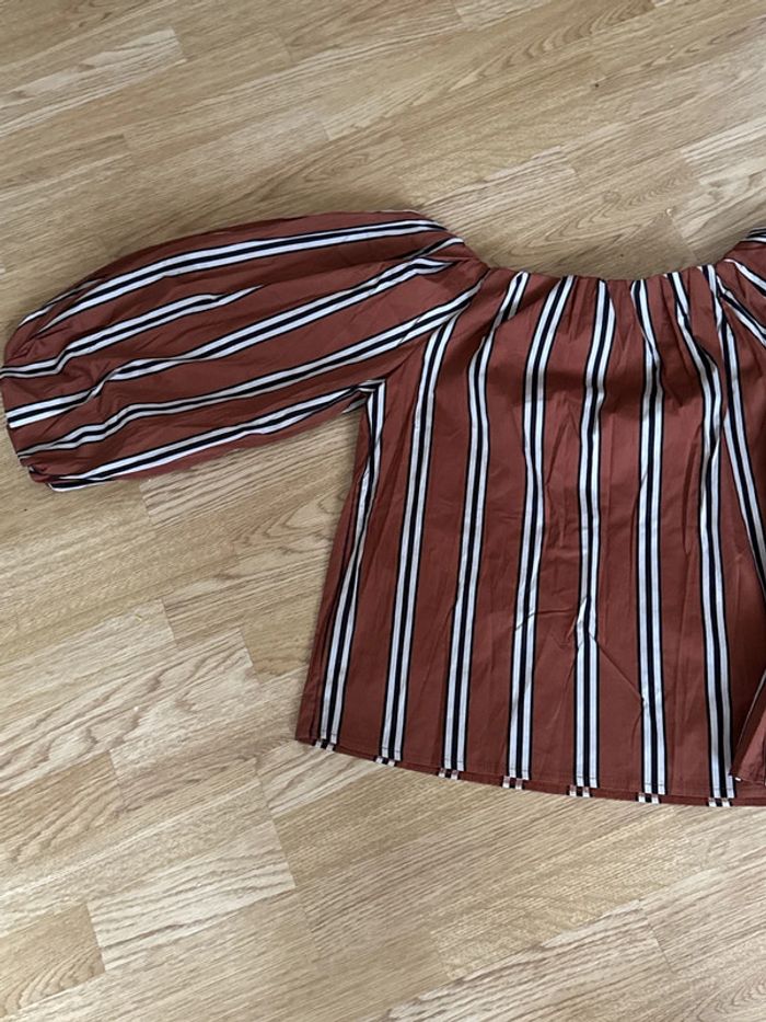 Haut à épaules dénudées style chic et tendance - photo numéro 2