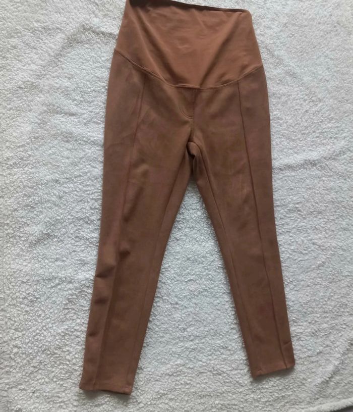 Pantalon de grossesse effet suédine. - photo numéro 4