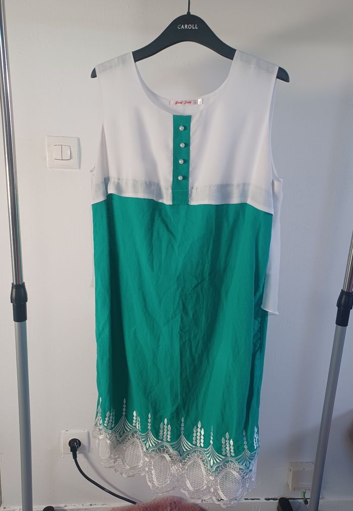 Robe vert dentelle femme pani fani
taille 52