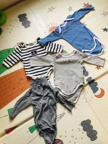 Lot 4 bodies 3-6 mois (67 cm)