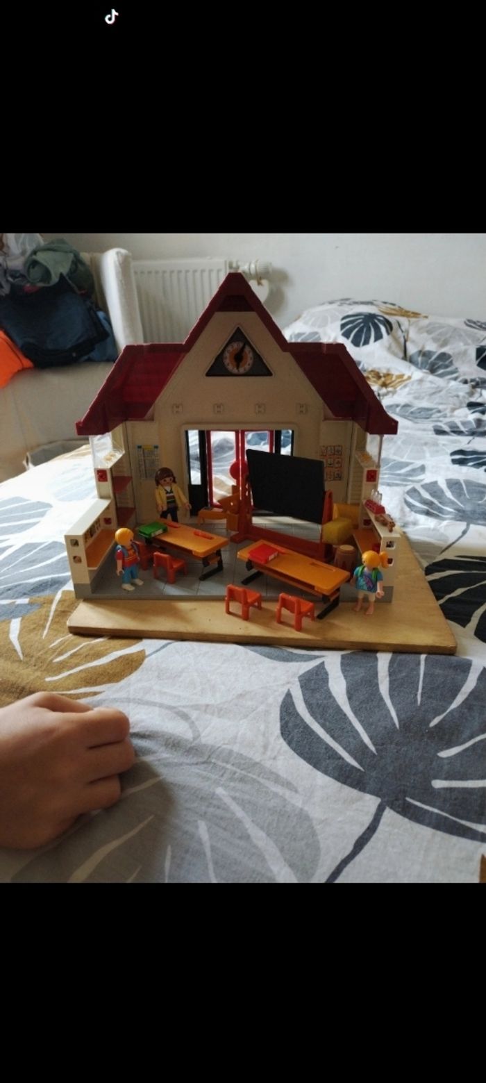 École playmobil - photo numéro 2