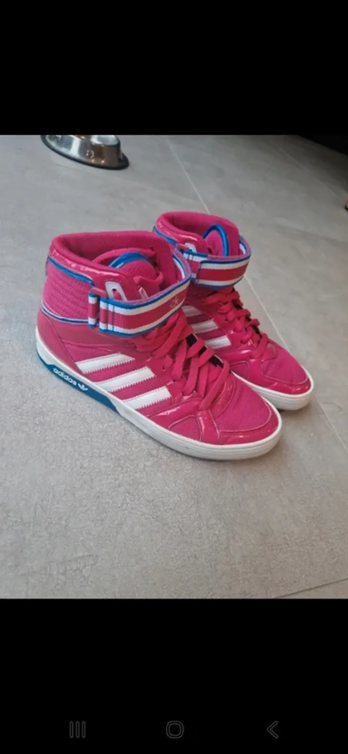 Basket adidas fushia taille 40.5 tres bon etat - photo numéro 3