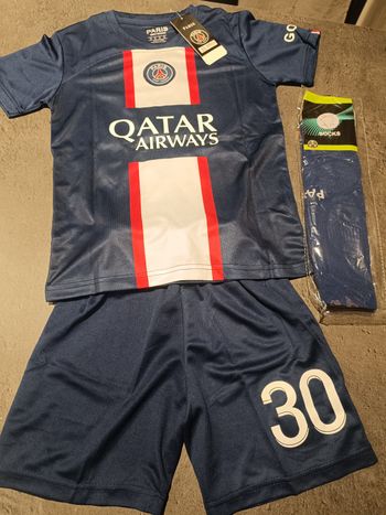 Tenue foot Léo Messi PSG Paris Saint-Germain bleu. T.22