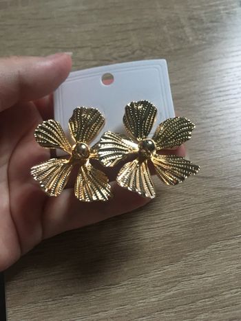 Boucles d’oreilles NEUVES pour femme en forme de fleurs 🌼 couleur doré