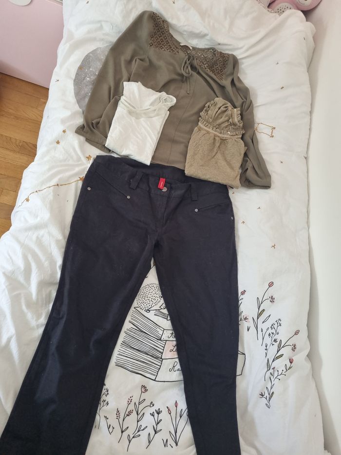 Jolie tenue femme taille XLCette tenue est composée de :
- photo numéro 2