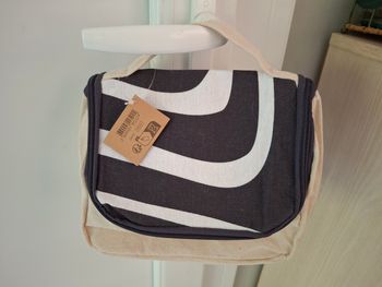 Trousse noire et ecrue