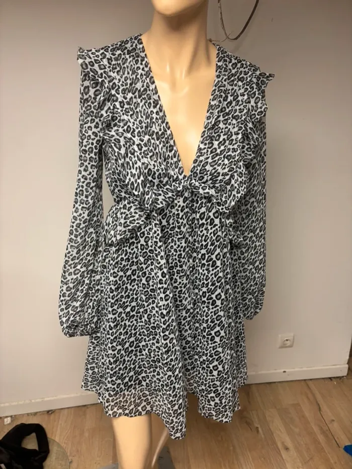 Robe neuve The Kooples – Taille 2 – Imprimé léopard chic - photo numéro 3