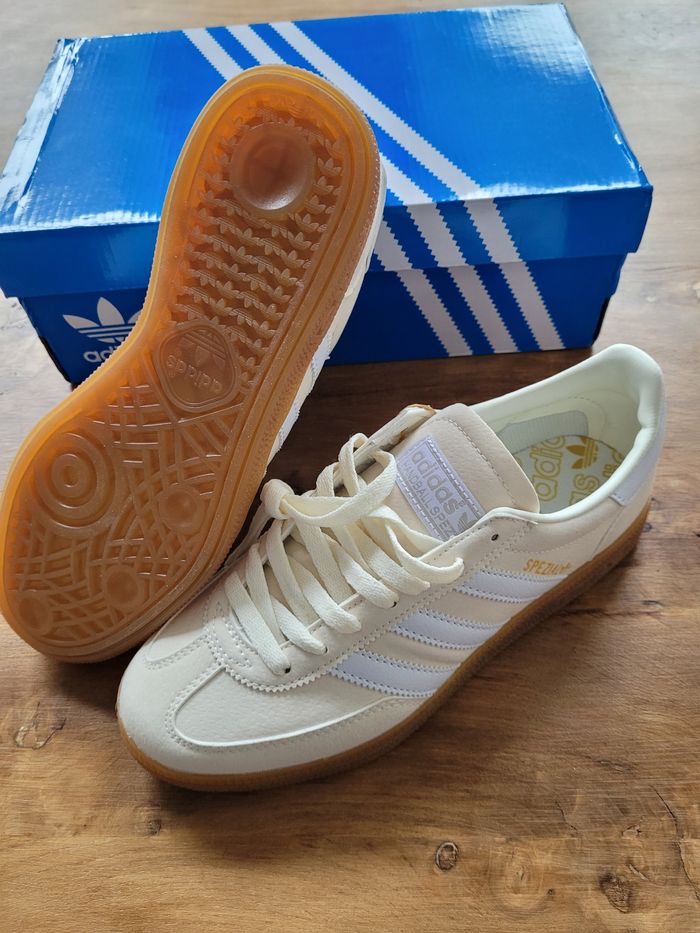 Sneakers Adidas "Spezial" neuves avec étiquette 🏷