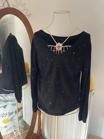 Pull noir à pois multicolore brodés L