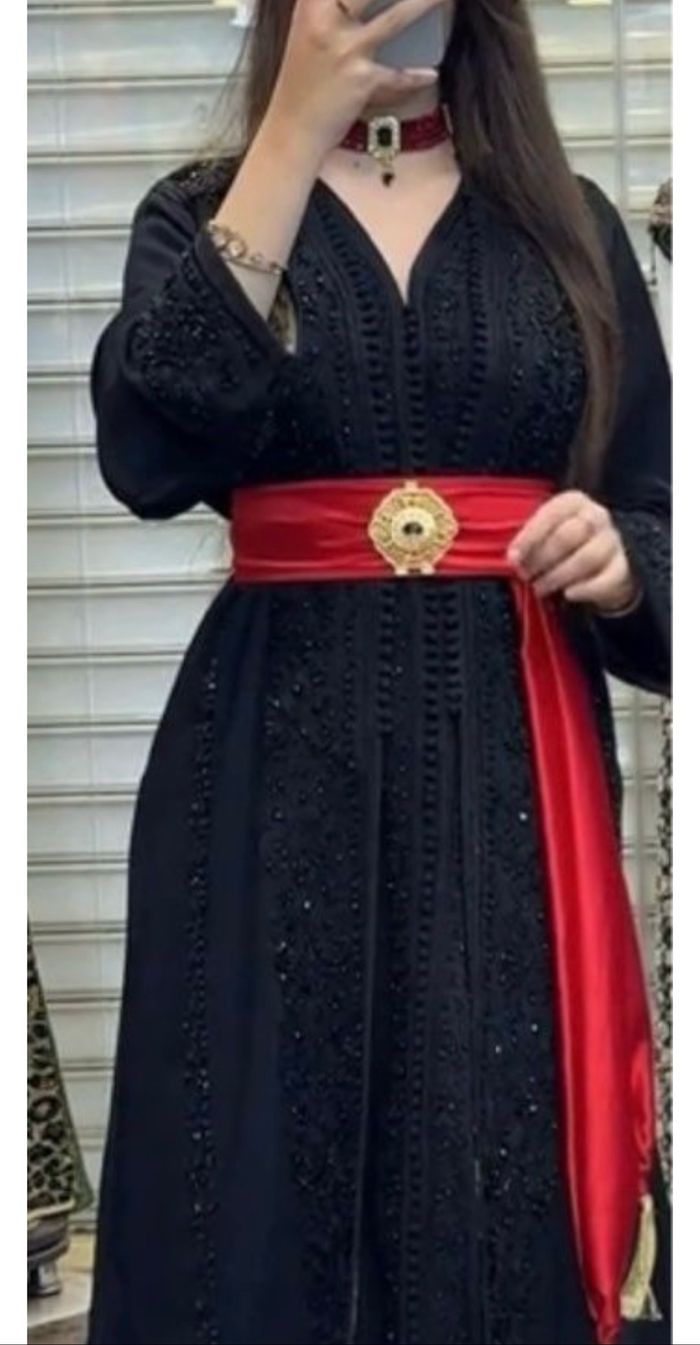 Caftan Noir et rouge