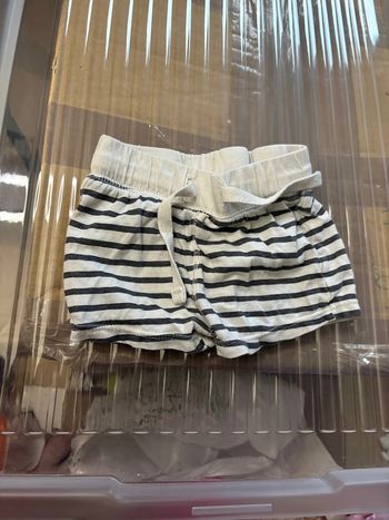 Short blanc et gris
