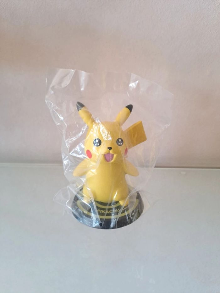 Neuve sous blister, figurine Pokemon Pikachu 8,5 cm - photo numéro 2