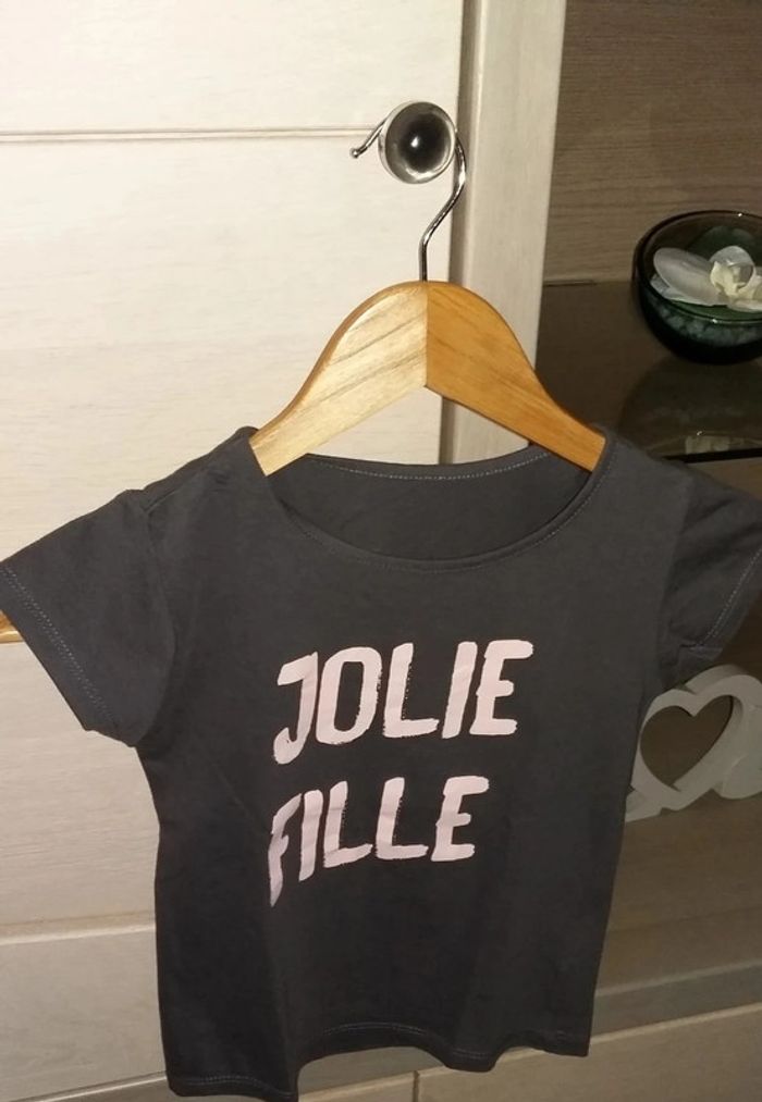 tee-shirt kiabi "jolie fille" 4 ans état neuf - photo numéro 2