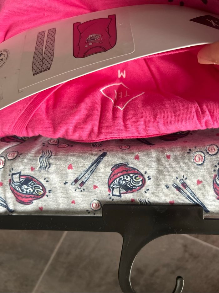 Pyjama M  NEUF - photo numéro 2