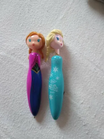 Deux Stylos Fantaisie Fille Reine des Neiges