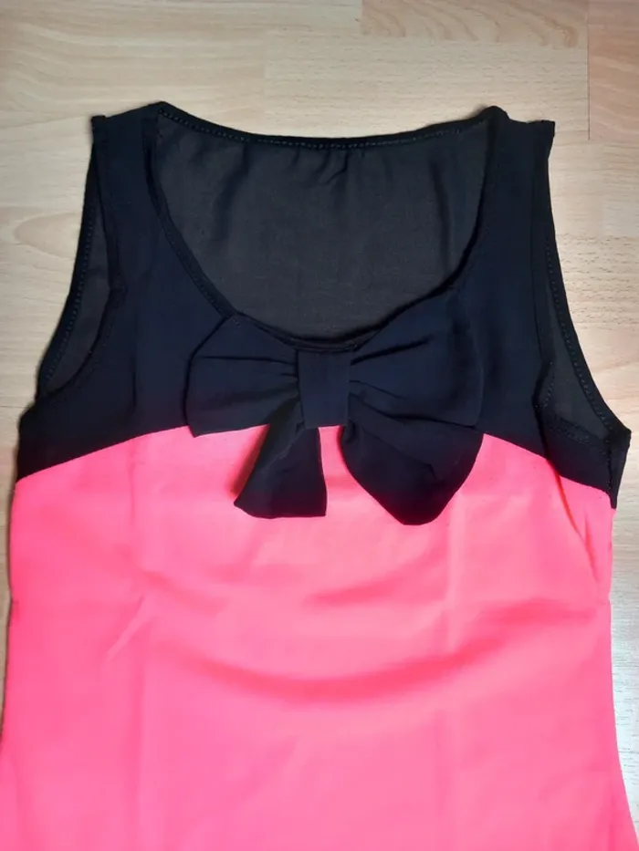 Débardeur fluo partie noire transparente TBE taille 36/38 - photo numéro 2