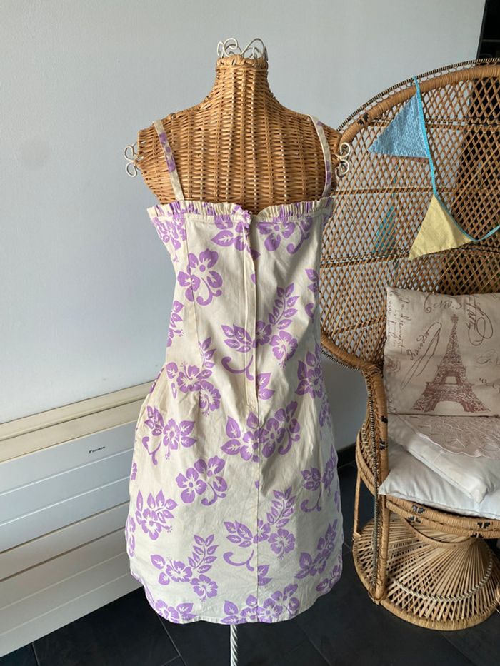 Robe courte style hawaïen crème avec fleurs violettes MWR taille 38 - photo numéro 6