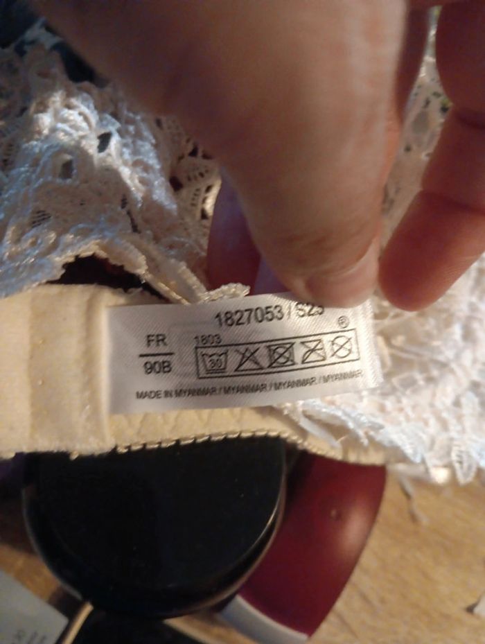 Soutien gorge taille 90 b - photo numéro 3