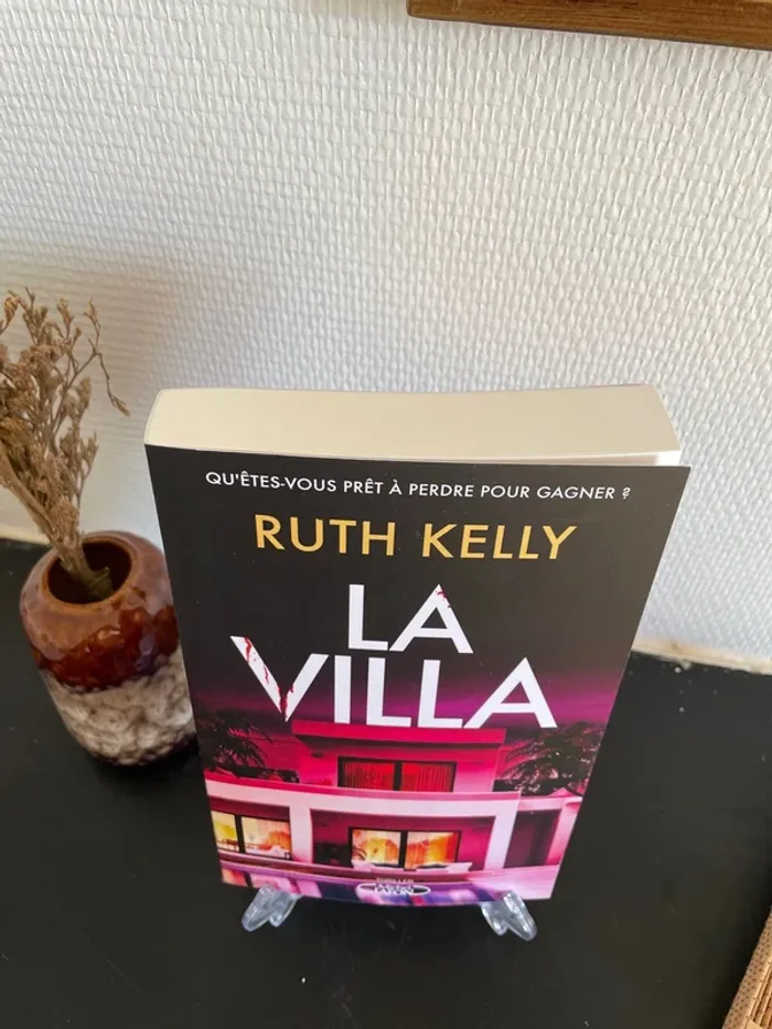 Livre - La villa - photo numéro 2