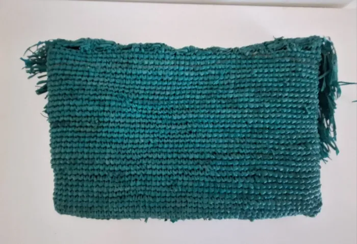 Pochette en raphia neuve - photo numéro 2