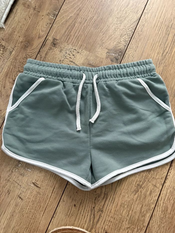 Short kaki 7-8 ans