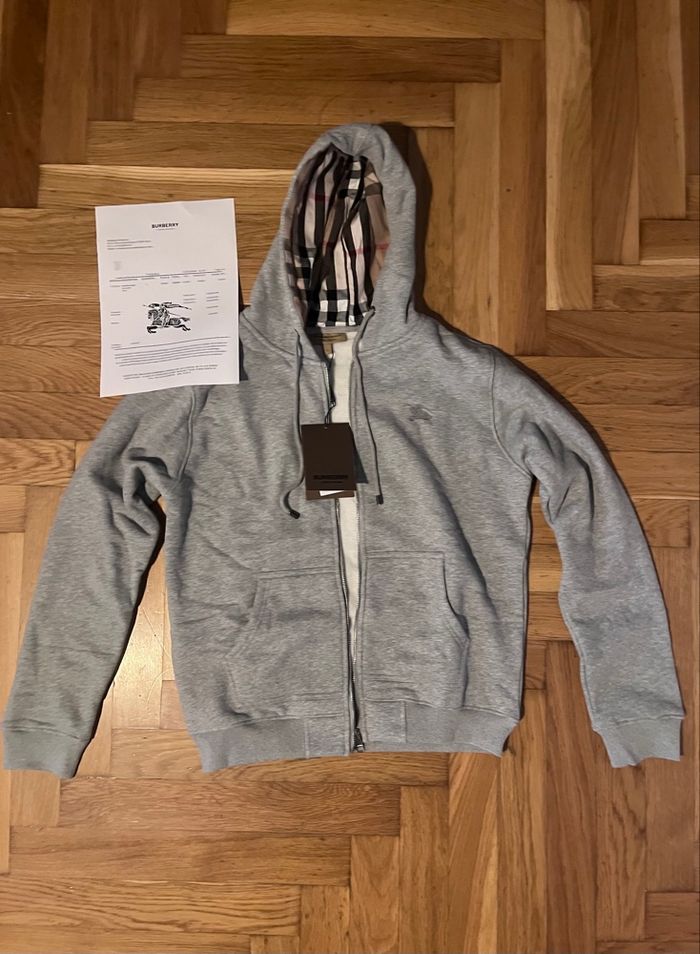Pull à capuche Burberry neuf