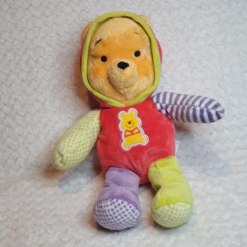 Doudou Peluche Winnie Pyjama Rouge Vert Disney